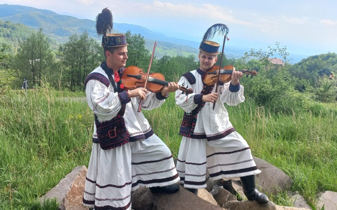 Revitalizarea tradițiilor din Țara Oașului: Povestea Asociației Culturale Zelena Oaș